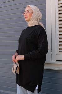 Kolları ve Önü Papatya Nakışlı Tunik Siyah