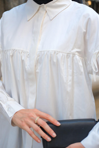 Kolu Bağcık Detaylı Fiyonklu Gömlek Beyaz