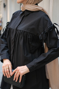 Kolu Bağcık Fiyonklu Gömlek Siyah