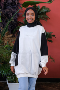 Uygun Fiyatlı KOLU BASKILI SWEAT SIYAH | Loccomoda.com 