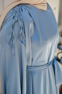 Kolu Lastik Aksesuarlı Elbise Bebe Mavi