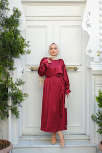 Kolu Lastik Aksesuarlı Elbise Bordo