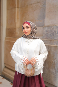 Kolu Nakışlı Gömlek Ekru