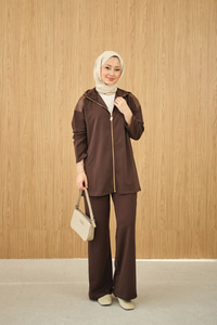 Kontrast Garni Detaylı Takım Kahverengi