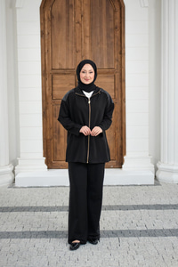 Kontrast Garni Detaylı Takım Siyah