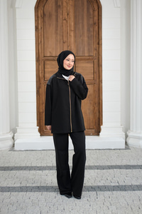 Kontrast Garni Detaylı Takım Siyah