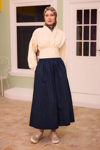 Kontrast Renkli Bluzlu Takım Bej