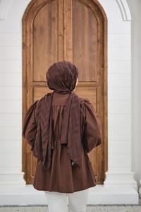 Korsaj Kemer Detaylı Büzgülü Gömlek Kahverengi