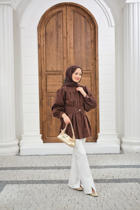 Korsaj Kemer Detaylı Büzgülü Gömlek Kahverengi