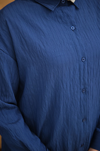 Krinkıl Kumaş Düğme Detay Gömlek Lacivert