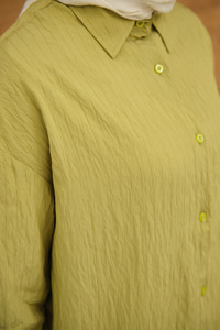 Krinkıl Kumaş Düğme Detay Gömlek Yağ Yeşil