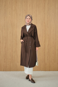 Kruvaze Yaka Bel Bağlamalı Çift Cepli Trenç Kahverengi