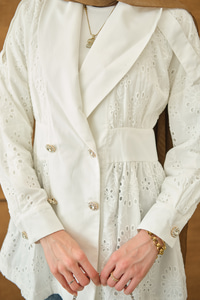 Kruvaze Yaka Brode Detaylı Apoletli Ceket Beyaz