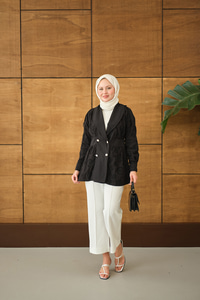 Kruvaze Yaka Brode Detaylı Apoletli Ceket Siyah