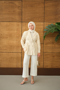 Kruvaze Yaka Brode Detaylı Apoletli Ceket Krem