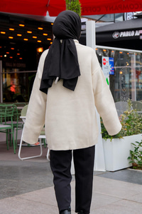 Kruvaze Yaka Gold Düğmeli Kalın Hırka Beyaz