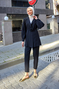 Kruvaze Yaka Gül Kemerli Takım Siyah