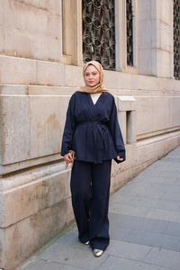 Kruvaze Yaka Keten Takım Lacivert