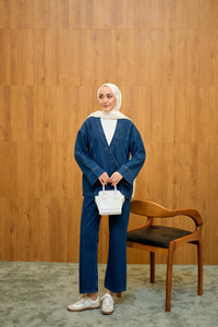 Kruvaze Yaka Takım Açık Mavi