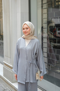 Kruvaze Yaka Takım Gri