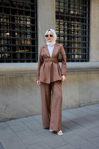 Kruvaze Yaka Takım Kahverengi