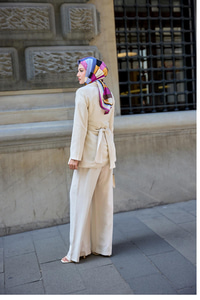 Kruvaze Yaka Takım Krem