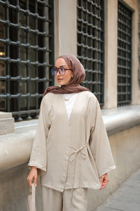 Kruvaze Yaka Takım Krem