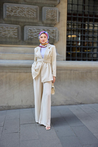 Kruvaze Yaka Takım Krem