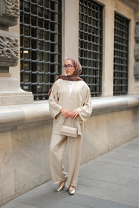 Kruvaze Yaka Takım Krem