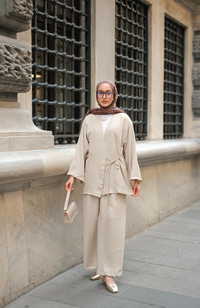 Kruvaze Yaka Takım Krem