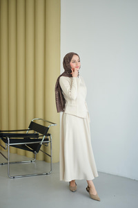 Kruvaze Yaka Takım Krem