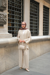 Kruvaze Yaka Takım Krem