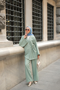 Kruvaze Yaka Takım Mint Yeşil