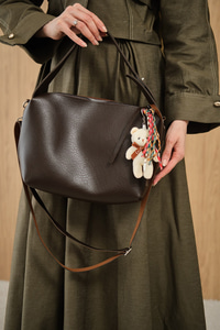 Küçük Ayıcık Ve Püskül Detay Çanta Kahverengi