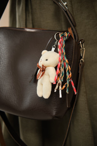 Küçük Ayıcık Ve Püskül Detay Çanta Kahverengi