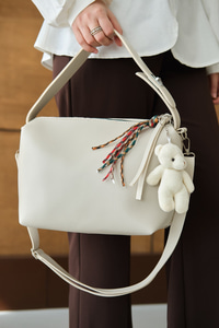 Küçük Ayıcık Ve Püskül Detay Çanta Krem