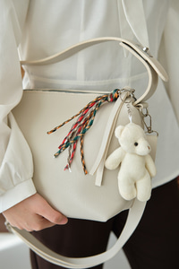 Küçük Ayıcık Ve Püskül Detay Çanta Krem