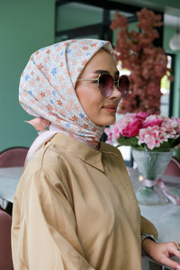 Uygun Fiyatlı KUCUK CICEK DESEN ESARP | Loccomoda.com 