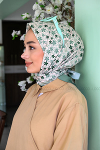 Uygun Fiyatlı KUCUK CICEK DESEN ESARP | Loccomoda.com 