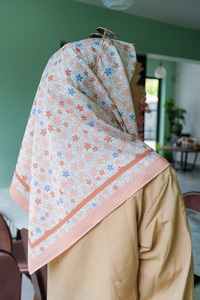 Uygun Fiyatlı KUCUK CICEK DESEN ESARP | Loccomoda.com 