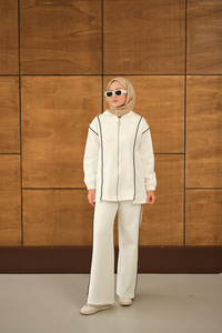 Kup Detay Biyeli Takım Beyaz