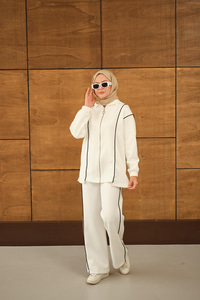 Kup Detay Biyeli Takım Beyaz