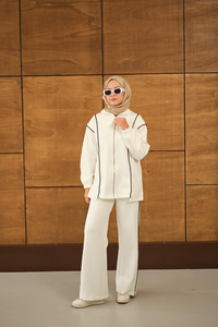 Kup Detay Biyeli Takım Beyaz