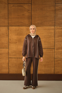 Kup Detay Biyeli Takım Kahverengi