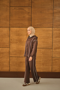 Kup Detay Biyeli Takım Kahverengi