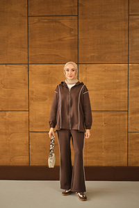 Kup Detay Biyeli Takım Kahverengi