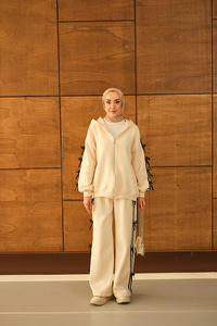 Kurdale Detaylı Takım Krem