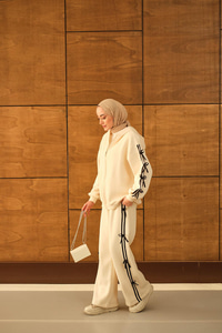 Kurdale Detaylı Takım Krem