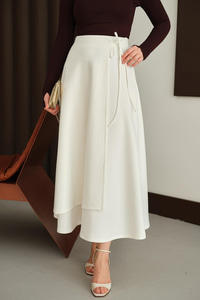 Kurdele Detay Etek Beyaz