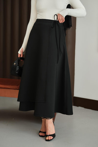 Kurdele Detay Etek Siyah